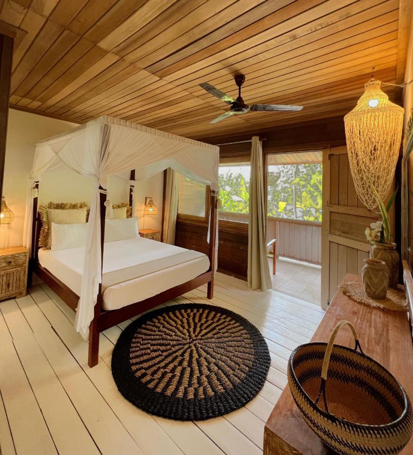 Hotel Iru Maldives Thulusdhoo Exterior foto