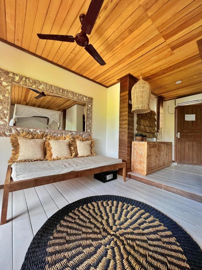 Hotel Iru Maldives Thulusdhoo Exterior foto